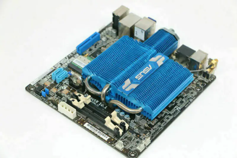 Asus AT5IONT-IDELUXE anakart