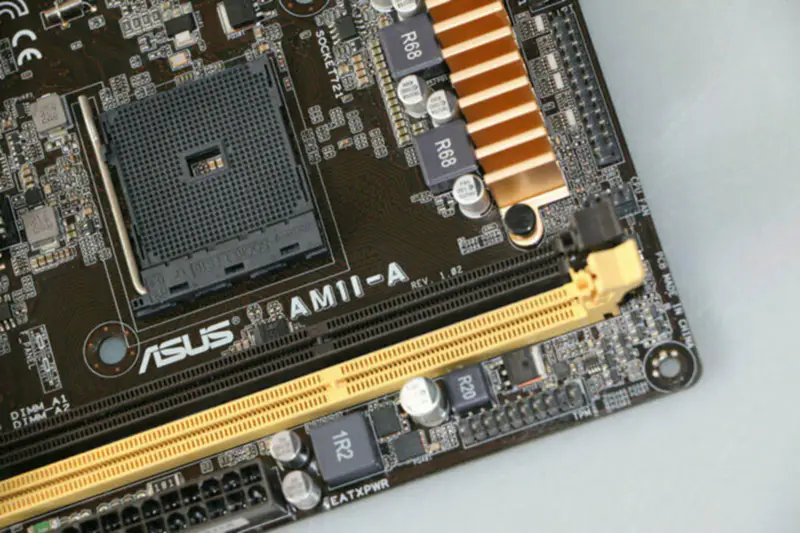 Asus AM1I-A anakart