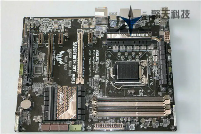 Asus SABERTOOTHZ97 anakart