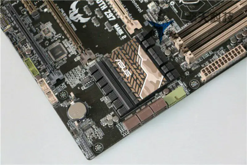 Asus SABERTOOTHZ97 anakart