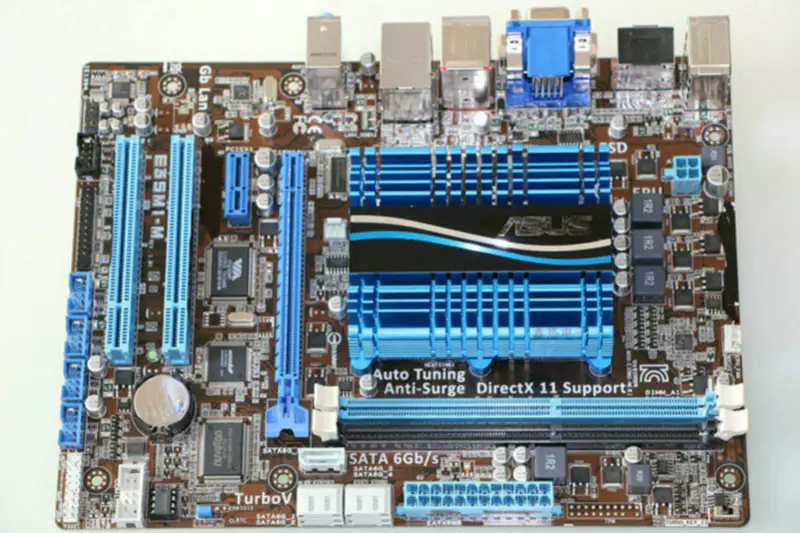 Asus E35M1-M anakart
