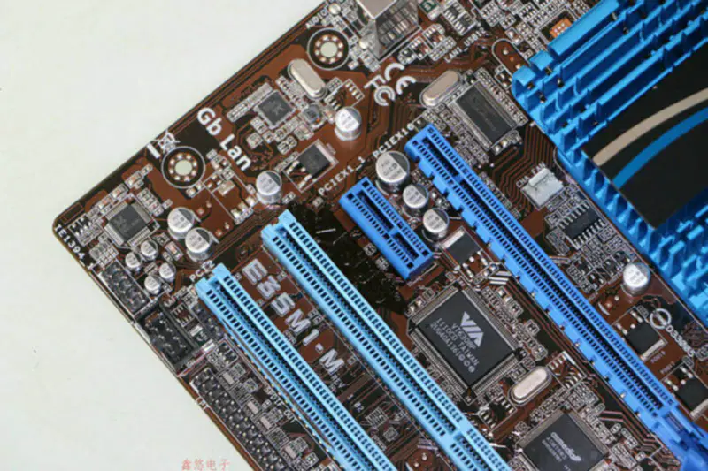 Asus E35M1-M anakart
