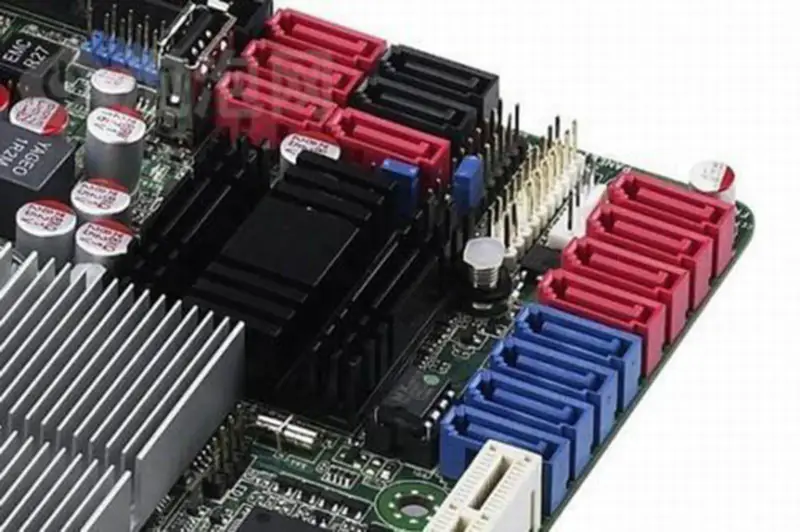 Asus Z8NA-D6 anakart