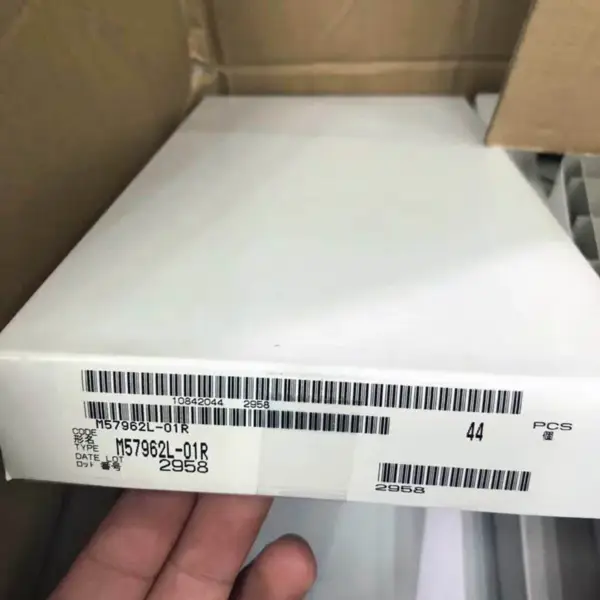 10 ADET Mitsubishi M57962L