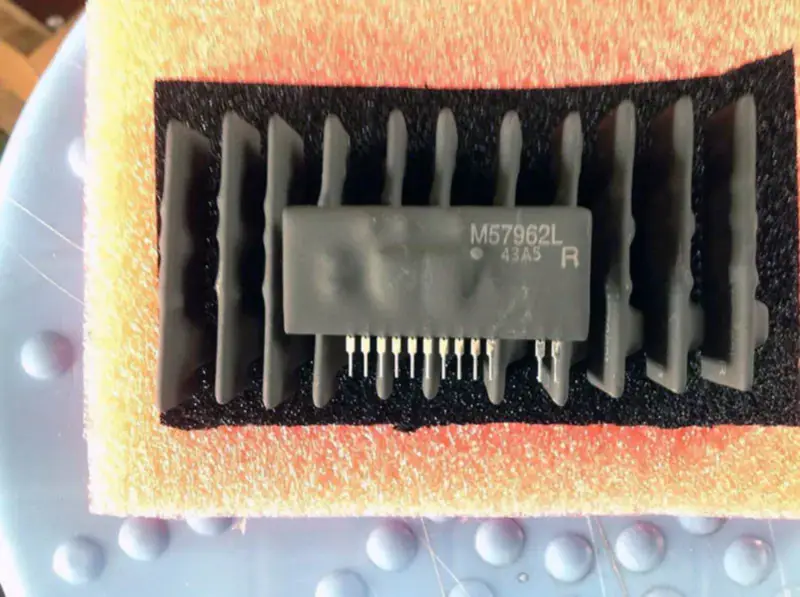 10 ADET Mitsubishi M57962L