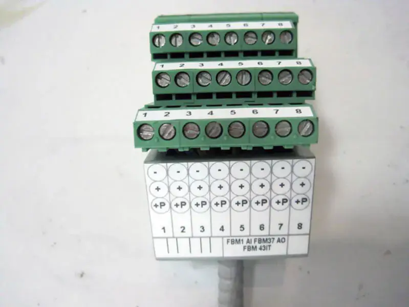 Foxboro P0400HH PLC modülü