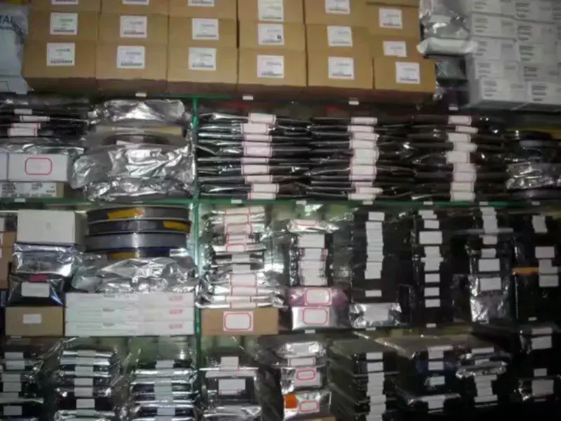 ADI HMC557ALC4TR