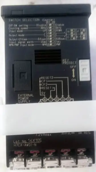Omron H7CX-AWD1-N PLC modülü
