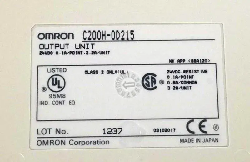 Omron C200H-OD215 PLC modülü
