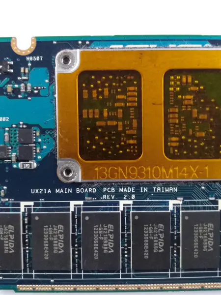 Asus 60-NKOMB1F04-B02 ATX motherboard
