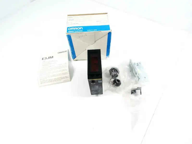 OMRON E3JM-R4R4T-G-33 Fotoelektrik Sensör