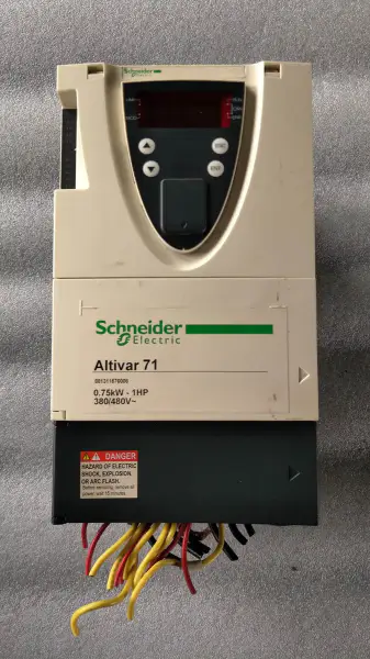 Schneider 71 serisi ATV71H075N4Z 0.75KW 380V