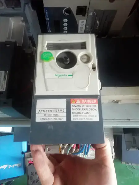 Schneider ATV312H075M2 220V 0.75KW