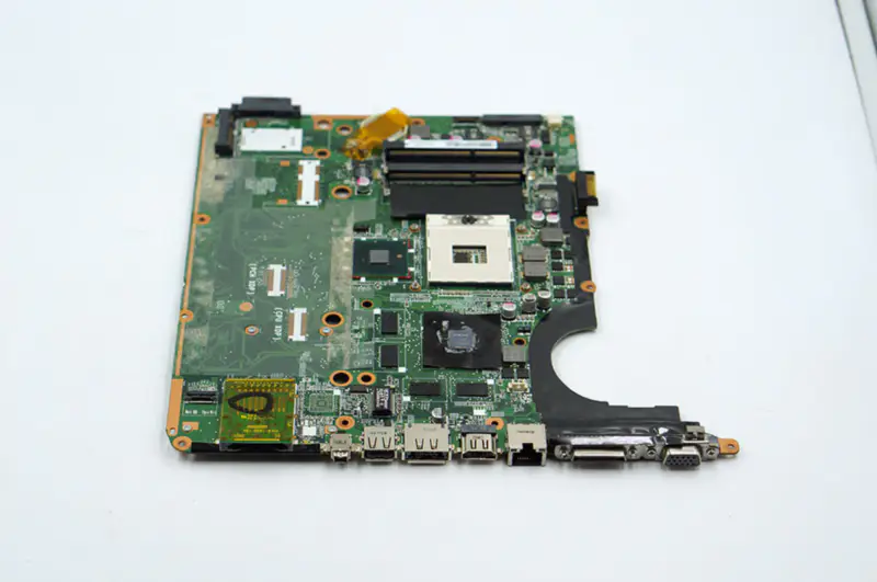 HP Plavilion DV7-3000 DV7T-3000 605698-001 DA0UP6MB6F0 GT320M Anakart