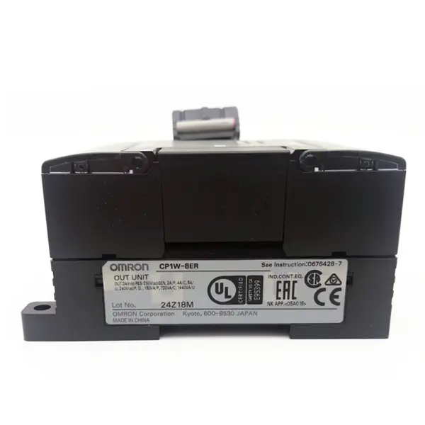 Omron CP1W-8ER PLC Modülü