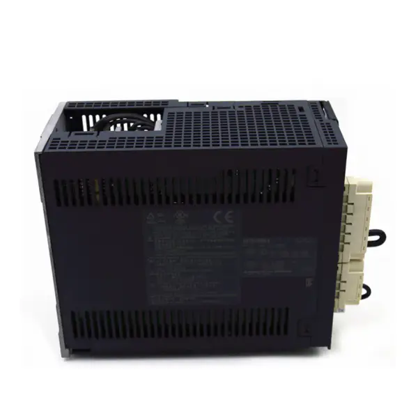 Mitsubishi Melservo 2KW AC Cnc Servo Motor Ve Sürücü MR J3 Serisi MR-J3-200B