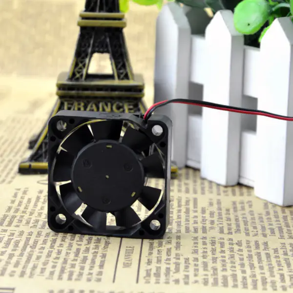1606KL-04W-B69 yeni Minebea 4015 12V 0.15A 4CM soğutma fanı