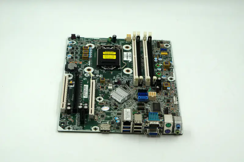 HP RP5810 748612-001 748493-001 Anakart