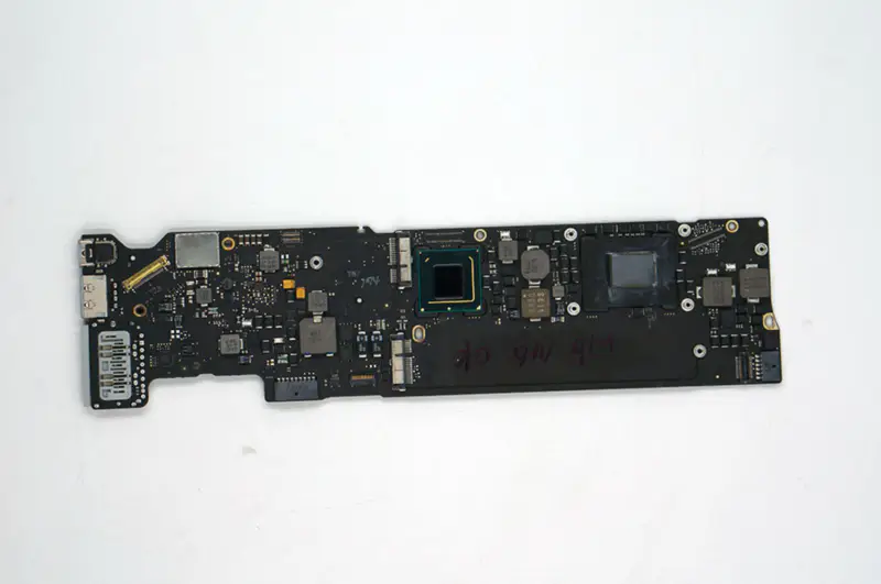 MacBook Air (13 inç Orta 2011) A1369 EMC2469 i5 G2 1.7Ghz 820-3023-A Anakart