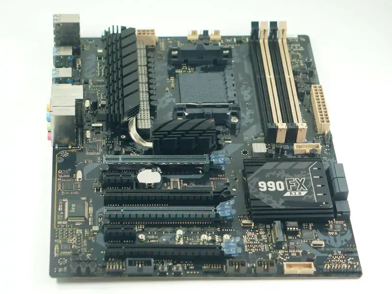 Asus TUF SABERTOOTH 990FX R3.0 anakart