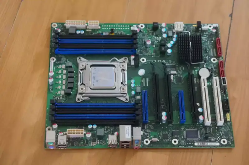 Fujitsu D3128-A15 GS1 W26361-W2642-X-06 Anakart