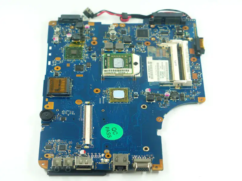 Toshiba Satellite 17'' L500D L505D NSWAE LA-5332P K000093250 Anakart
