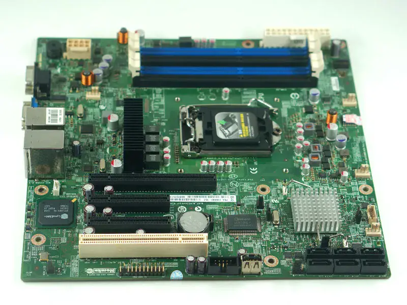 Intel S1200BTS anakart