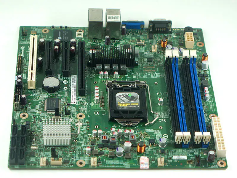Intel S1200BTS anakart