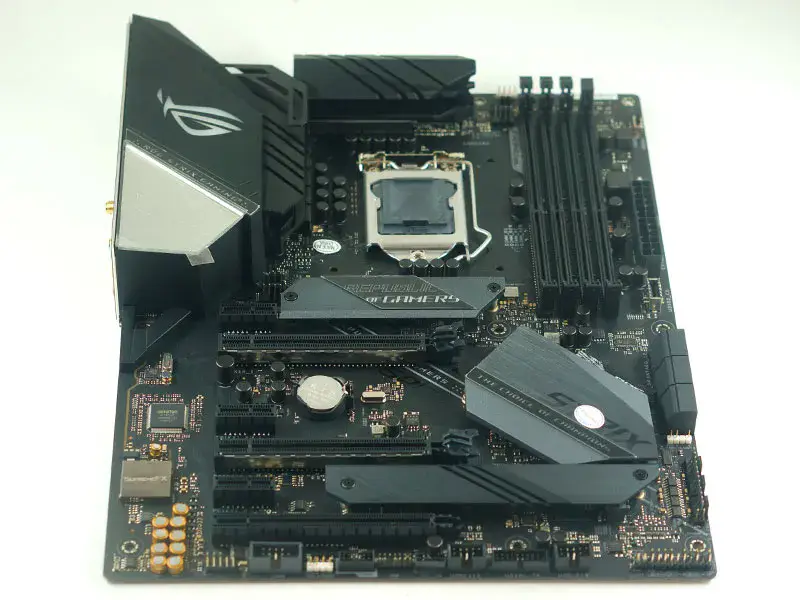 Asus ROG STRIX Z390-E GAMING Anakart