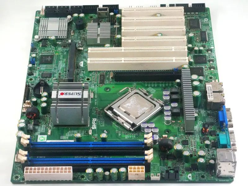 SuperMicro X7SBA Anakart
