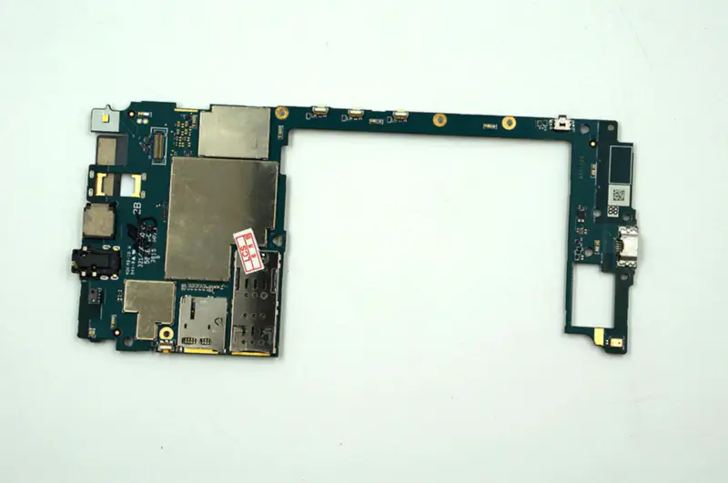 Sony Xperia C5 E5533 E5563 anakart yongaları ile kilidi açıldı