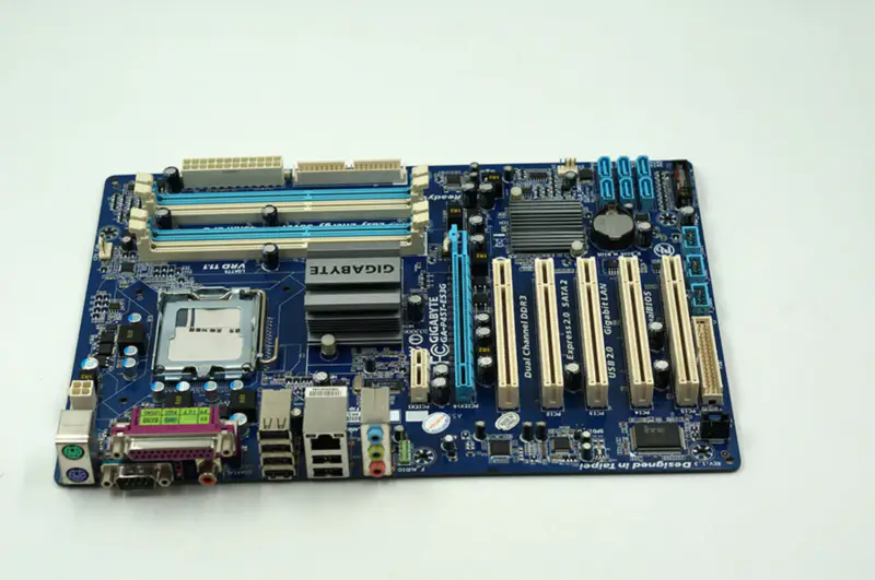 Gigabyte GA-P45T-ES3G P45T-ES3G P45 LGA 775 ATX anakart