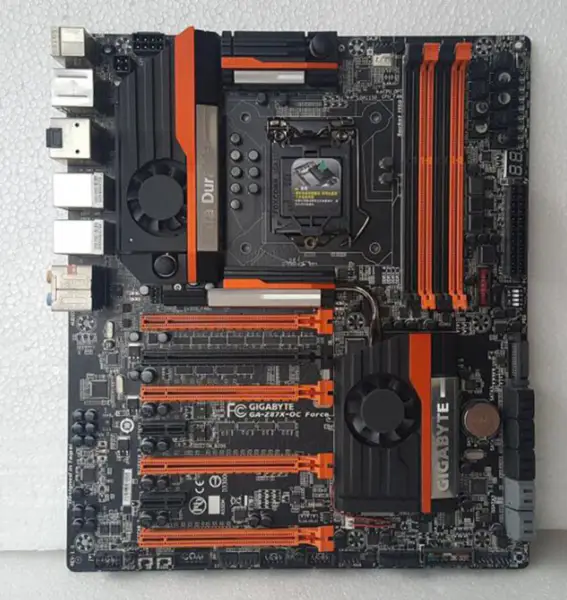 GA-Z87X-OC Force Anakart