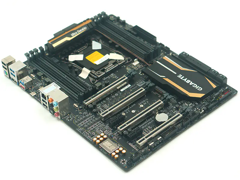 Gigabyte Ga-X99P-SLI anakart