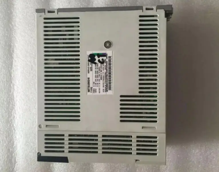 Mitsubishi MR-J2-100CT MRJ2100CT Servo Sürücü