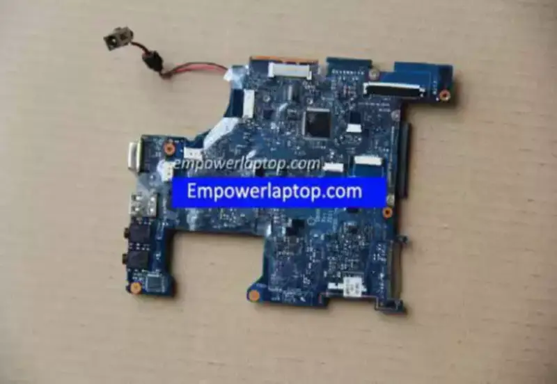 Toshiba NB520 K000129210 LA-6858P Anakart