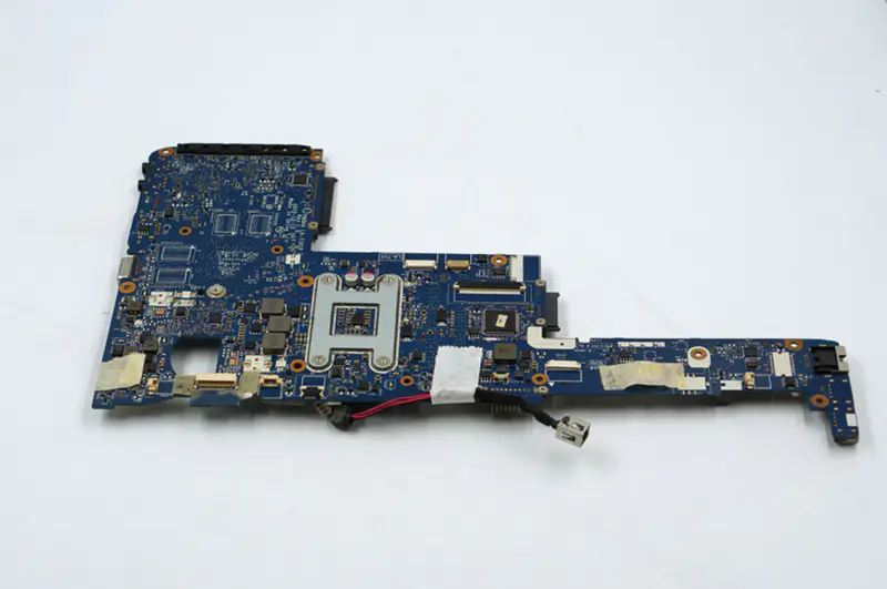 Toshiba P745 K000125740 LA-7101P Anakart