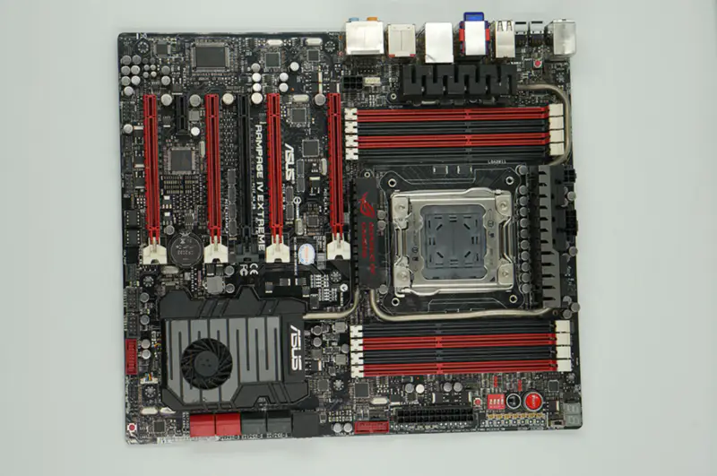 ASUS RAMPAGE IV EXTREME Anakart