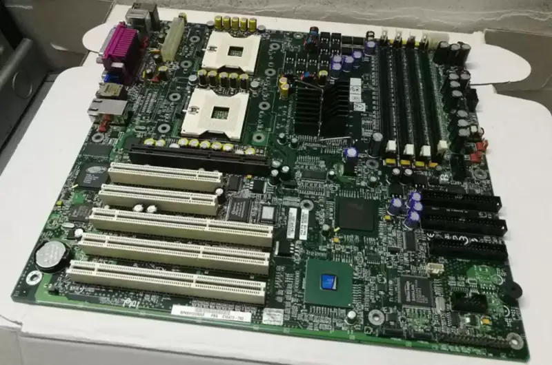 Intel SE7505VB2 604 arayüzlü Sunucu anakartı Çift Xeon