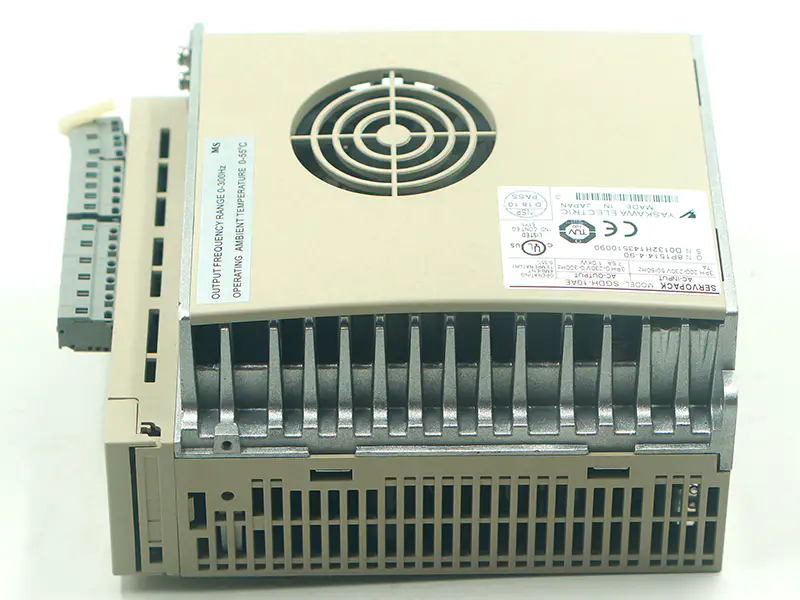 Yaskawa SGDH-10AE Servo Sürücü Endüstriyel Ect 200-230V 1kw