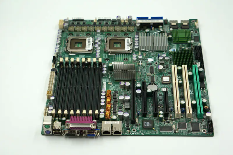 Supermicro X7DB3 anakart