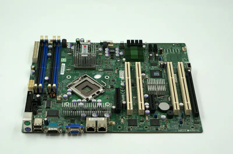 Supermicro X7SBE sunucu anakartı