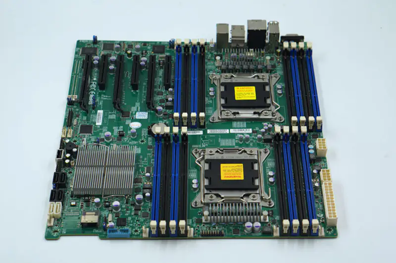 Supermicro X9DAI Anakart