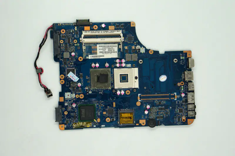 Toshiba L500 L550 L555 LA-4982P GM45 PGA-989 Anakart