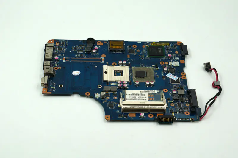 Toshiba L500 L550 L555 LA-4982P GM45 PGA-989 Anakart