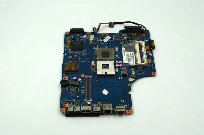 Toshiba L500 L550 L555 LA-4982P GM45 PGA-989 Anakart